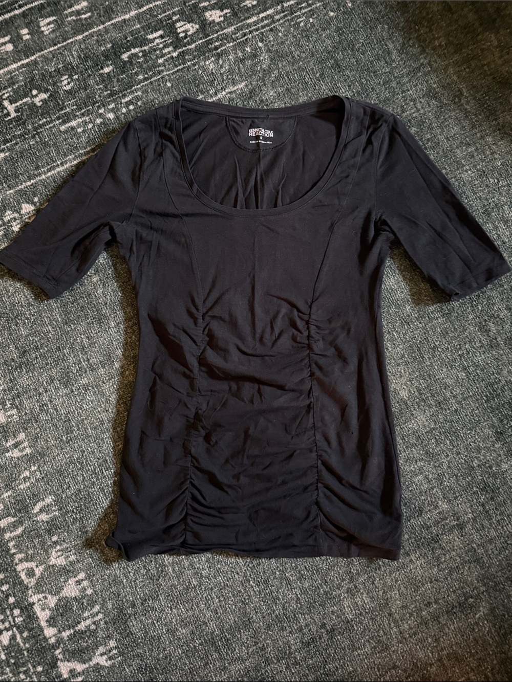 FREE Kenneth Cole Reaction Black Scoop-Neck Ruched Short Sleeve Top